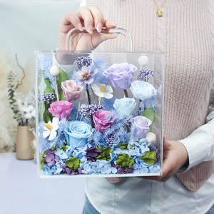 D411 Fleurs séchées multi-occasions, fleurs éternelles, boîte à fleurs carrée à main, boîte cadeau en PVC transparent fini - Product Image 3