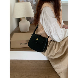 Bolso de mano Retro de estilo coreano para mujer, bolso de hombro con hebilla magnética negra, bolso cruzado con bolsillo con cremallera, verano 2023 - Product Image 3