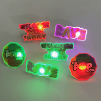 ODM Großhandel Produkte Benutzer definierte LOGO Form Harz Anstecknadel Tag Glitter LED Namensschild für Raves Partys Werbe bevorzugungen Geschenke