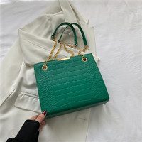 Petit sac de réunion carré en cuir PU gaufré, sac à main rétro tendance à bandoulière unique, sac bandoulière élégant vintage avec chaîne, mode