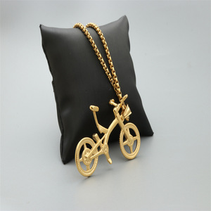 Yunnique – collier avec pendentif en forme de vélo, en alliage de zinc doré, à la mode, bijoux unisexes, cadeau - Product Image 3