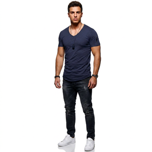 Nouveau design grande taille 65% polyester hommes à manches courtes col en V t-shirts hommes couleur unie mince T-shirt pour hommes - Product Image 1