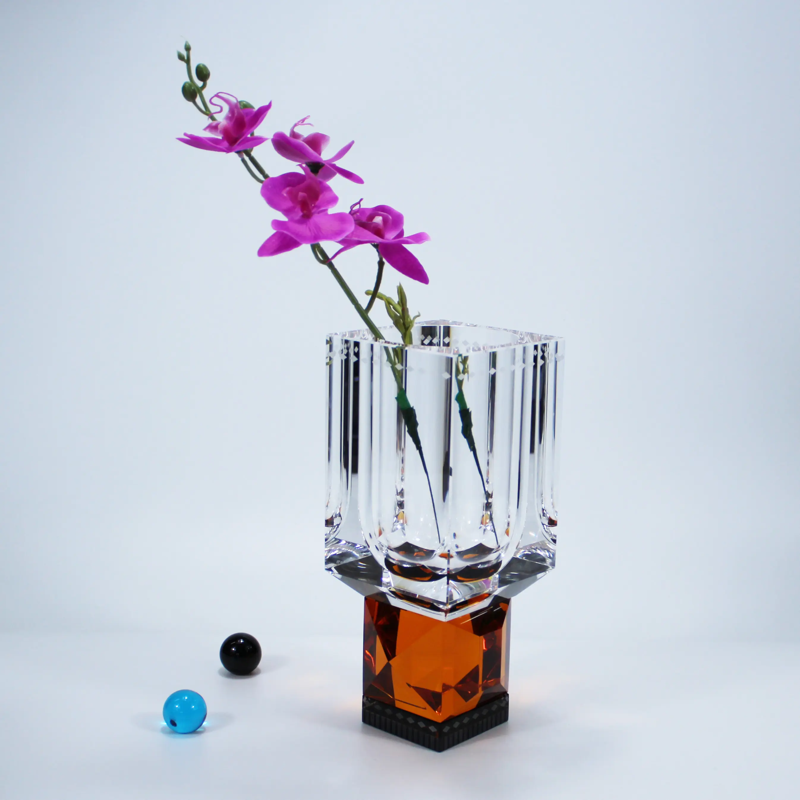 Hitop卸売クリスタル花瓶クリア環境ファセットクリスタル花瓶豪華な結婚式の家族のテーブル