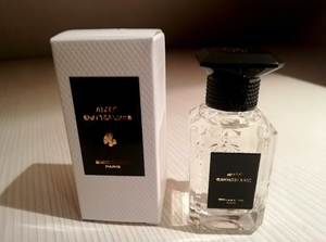 น้ำหอม Unisex Luxury Angelique Noire 100 มล. น้ำหอมฝรั่งเศสแท้ กลิ่นหอมติดทนนาน สดชื่น สำหรับผู้ชายและผู้หญิง สเปรย์ฉีดผิวกาย - Product Image 2