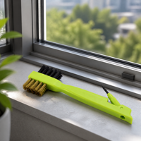 Brosse de nettoyage double face vert lime avec fil de laiton et poils rigides, grattoir intégré pour le nettoyage des joints et des carreaux