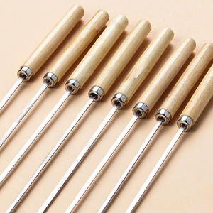 Outil de barbecue en gros Manche en bois <span class=keywords><strong>Brochette</strong></span> de <span class=keywords><strong>kebab</strong></span> en acier inoxydable Brochettes de viande - Product Image 4