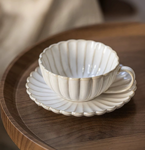 Tasse et soucoupe en céramique cannelée faite à la main de style japonais rétro, bol de petit-déjeuner vintage en grès pour flocons d'avoine et yaourt, vaisselle compatible micro-ondes - Product Image 5