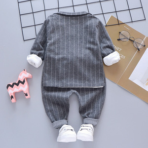 Ensemble de costume trois pièces pour garçons, style britannique, printemps-automne 2020, nouveau, 1-3-4 ans, 2 bébés, motif à carreaux élégant, costume en polyester - Product Image 4
