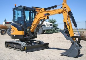 La Nueva Miniexcavadora de Orugas SY26U de 2.76 Toneladas, con una Cucharón de 0.06 m³ y una Potencia de 15.2 kW, Puede Usarse de Forma Flexible en Obras de Construcción - Product Image 2