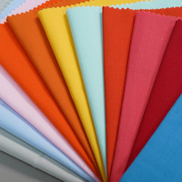 Tissu d'uniforme hospitalier respirant et absorbant en popeline de polyester/coton Tc 65/35 pour infirmière, médecin, vêtement médical