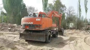 Excavatrice multifonctionnelle sur chenilles originale de la Corée DOOSAN DH150-7 Hyundai à haut rendement en bon état d'occasion en vente - Product Image 3