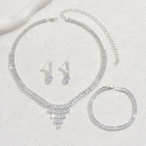 Accesorios al por Mayor, Juego de Collar y Aretes Retro con Cadena para Clavícula, Joyería Simple y Elegante con Circones Sueltos - Product Image 3