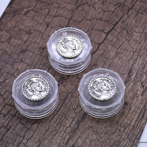 Boîte à chapelet miniature en plastique Santiago 1,8x3,6cm avec pièce métallique, emballage cadeau, boîte à bijoux, ensemble cadeau de tourisme culturel - Product Image 1