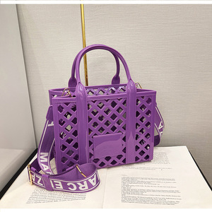 Bolsos de mujer: Bolsos de gelatina huecos de colores, de gran capacidad, lavables, impermeables, tipo cesta de compras, listos para enviar, pedido mixto al por mayor. - Product Image 2