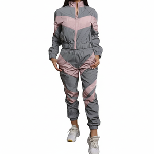 Personnalisé 2024 Femmes Simple Imperméable Logo Coupe-Vent Jogging Sports Réfléchissant Deux Pièces Ensembles Personnalisé En Gros - Product Image 1