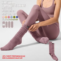 Chaussettes de yoga Pilates avec logo personnalisé pour femmes, chaussettes Gym Crew, logo brodé jacquard, chaussettes empilables antidérapantes et antidérapantes
