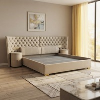 Cadre de lit moderne de luxe royal européen en cuir capitonné beige, rembourré et durable, pour salon avec table de chevet