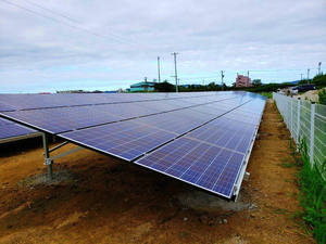 Systèmes de montage au sol en acier robuste et résistant aux charges lourdes pour les centrales photovoltaïques utilitaires et commerciales de petite taille - Product Image 1