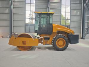 Roller Vibrasi Drum Tunggal 8 Ton dengan Frekuensi Getaran 45HZ yang Dapat Disesuaikan untuk Aspal dan Beton - Product Image 2