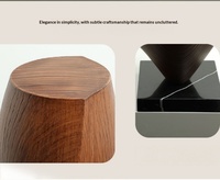 Sculpture abstraite minimaliste italienne moderne en résine écologique avec base en marbre pour la maison, l'hôtel, le bureau et la décoration artistique