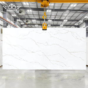 Dalles de quartz brun ondulé 5061 en pierre artificielle polie Goldtop, taille personnalisée OEM, pour intérieur d'appartement - Product Image 1