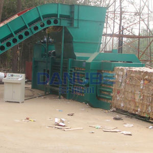 Machine à emballer horizontale pour rebut carton aluminium canettes presse machine à emballer compresse de film poubelle - Product Image 4