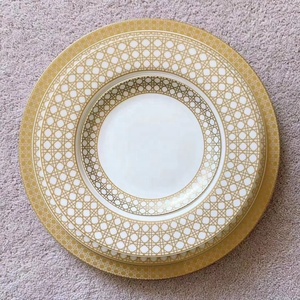 Meilleures ventes Ensemble de table 33 pièces en porcelaine et assiette en porcelaine dorée européenne - Product Image 6