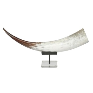 Jarra de Cuerno de Búfalo Tallada y Pulida de Alta Calidad, Estilo Animal, Impermeable, Artesanal, con Correa de Cuero y Diseño Floral - Product Image 6