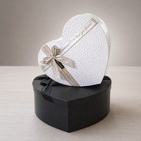 Boîte à fleurs rigide en forme de cœur noire et blanche, 2 mm, pour mariage, Saint-Valentin, vente en gros, boîte cadeau personnalisée, ruban, nœud