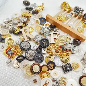 2024 Tùy Chỉnh Thiết Kế Kim Loại Nút Áo Vàng Bạc Gunmetal Hai Phần Với Nhựa Chân Kim Loại Nút - Product Image 3