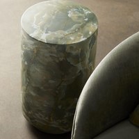 Fabriqué en béton avec une finition en marbre Faux Jade Plate-forme parfaite pour un plateau de table d'appoint Savories
