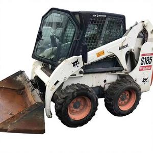 Chargeuse compacte S185 modèle 2023 avec moteur et roulement, excellent état, usage commercial, engin de construction lourd - Product Image 1