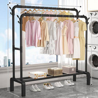 Portemanteau Double Couche Populaire et Moderne sur Pied en Métal, Support de Rangement pour Vêtements de Chambre avec Étagère à Chaussures