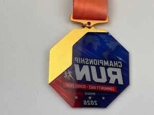 Médailles de championnat 2026 personnalisables avec ruban dégradé pour événements de marche, en alliage de zinc et cristal, récompense sportive - Product Image 3