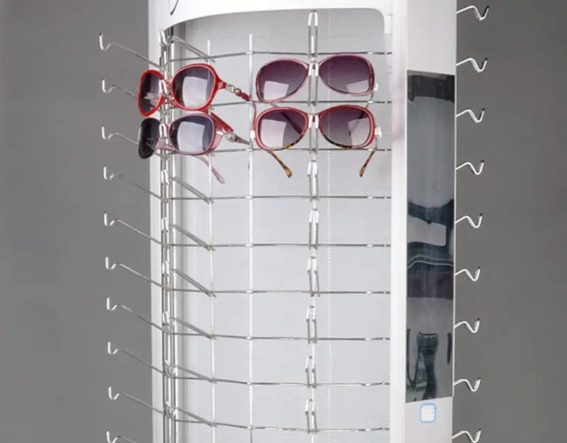 El último soporte de exhibición de gafas de sol acrílico de metal de moda con ruedas