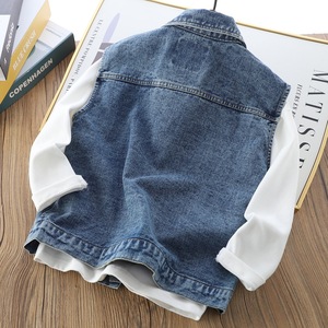 2024 automne et été enfant <span class=keywords><strong>sans</strong></span> <span class=keywords><strong>manches</strong></span> manteau enfants jean gilet <span class=keywords><strong>garçon</strong></span> <span class=keywords><strong>sans</strong></span> <span class=keywords><strong>manches</strong></span> veste avec bouton et poches - Product Image 2