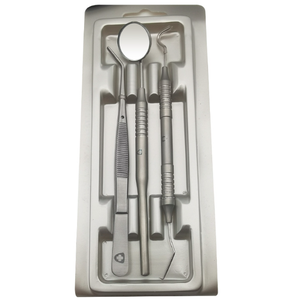 Juego de tres/cuatro piezas de instrumentos dentales: Sonda, Pinzas, Espejo Bucal, de Acero Inoxidable Plateado con Empuñadura Moleteada y Placa Curva para Inspección - Product Image 1