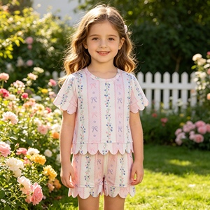 ชุดฤดูร้อนลายโบว์สีชมพูม่วงสำหรับเด็กผู้หญิง รุ่น GSSO3410 ขายส่งเสื้อผ้าเด็กผู้หญิงแขนสั้น ชุดลายสแกลลอป - Product Image 1