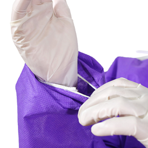 Robe d'isolement chirurgical jetable Hubei Haixin avec protection AAMI niveau 1-4, PP+PE SMMS pour une imperméabilité aux fluides supérieure - Product Image 4