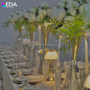 Support à fleurs en métal doré LEDA pour décoration de table de mariage de luxe, support à fleurs en forme de cône miroir - Product Image 3