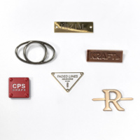 Badge en métal personnalisé en alliage de zinc, logo en relief ou en creux, différentes formes pour sacs à main, chaussures, vêtements, quincaillerie