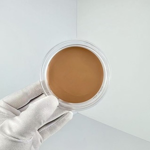 L'usine produit une crème de contour très vendue qui offre une tenue longue durée et s'adapte parfaitement au teint. - Product Image 4