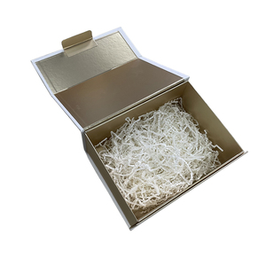 <span class=keywords><strong>Caja</strong></span> <span class=keywords><strong>de</strong></span> Regalo Magnética Plegable <span class=keywords><strong>de</strong></span> Lujo Personalizada con Logotipo en Lámina Dorada, Empaque Rígido y Plegable para Joyería, Cosméticos y Regalos Premium - Product Image 2