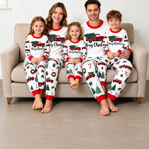 <span class=keywords><strong>Pigiama</strong></span> Invernale Stile Europeo-Americano per Famiglia, Abbinato Adulti-Bambini, Maniche Lunghe con Stampa Auto, Pupazzo di Neve e Albero di Natale - Product Image 1