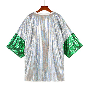 Tunique à sequins trèfle personnalisée avec logo, haut vert à sequins trèfle pour la Saint-Patrick, robe t-shirt à sequins trèfle à manches raglan - Product Image 2