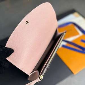 Sacs en cuir de luxe personnalisés en gros pour femmes : Portefeuilles, sacs à bandoulière, porte-monnaie tendance, porte-cartes de crédit élégant - Product Image 6