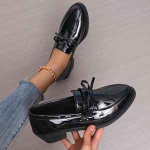 Bow Thick Heel Slip-on Small Leather Shoes Autumn Retro Plus Size Pointed Toe Mid Heel Flats 43 - Product Image 3