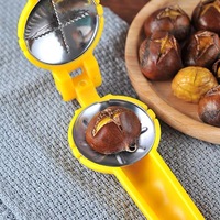 Gadget de cuisine Broyeur de châtaignes manuel en plastique Broyeur de châtaignes à poignée confortable