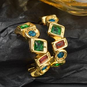 Aretes de Aro Budistas de Acero Inoxidable Chapados en Oro de 18k, Modernos y Elegantes, Certificados por Terceros, para Bodas, Compromisos y Eventos Religiosos - Product Image 5