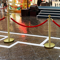Haute qualité en acier inoxydable hôtel banque VIP foule file d'attente ligne contrôle rouge tapis support velours cordes barrière Stanchions CE